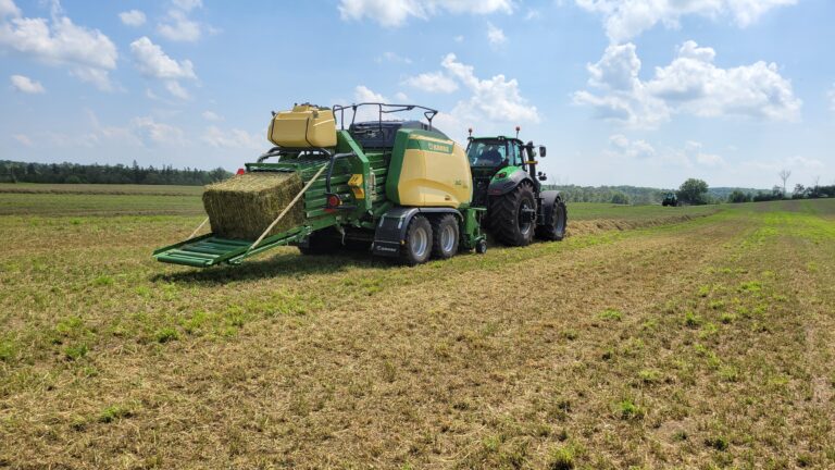 KroneBiG Pack 5th Generation Large Square Balers 2
